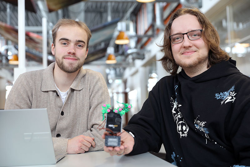 Luuk en Leroy met de Green Award Luuk en Leroy met de Green Award